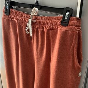 Vuori Performance Jogger Cinnamon Heather